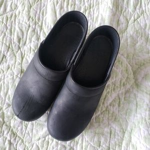 Dansko | Black Clogs